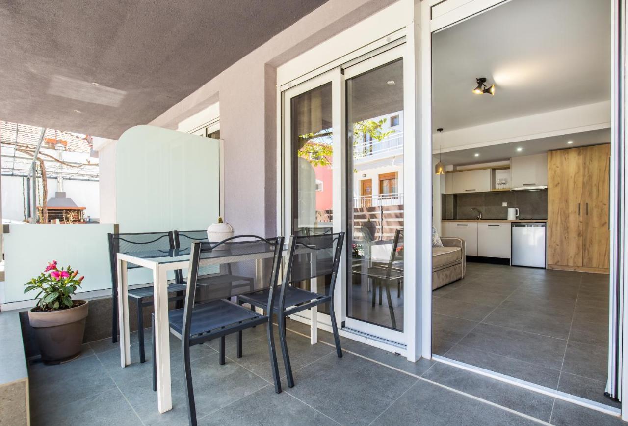 Linden Apartments Potos Eksteriør billede